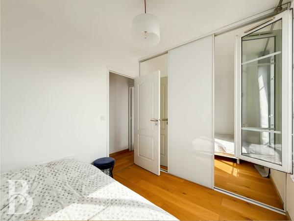 Asnières-sur-Seine (92600) Bel appartement dernier étage et vue très dégagée