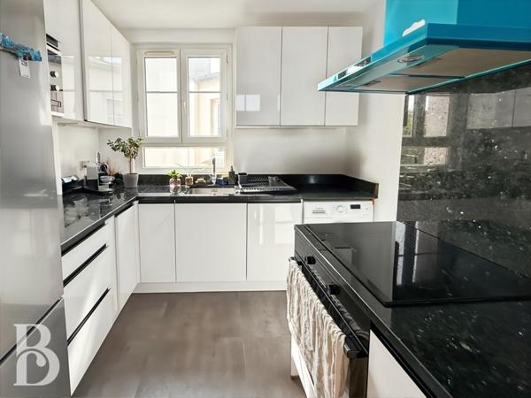 Asnières-sur-Seine (92600) Bel appartement dernier étage et vue très dégagée