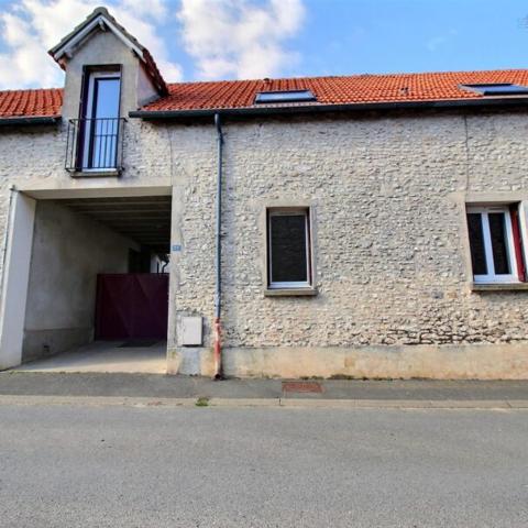 Immeuble 267m² à vendre Angerville 91670 350000€ - Micro.immo