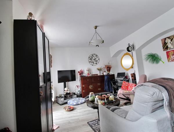 Immeuble 267m² à vendre Angerville 91670 350000€ - Micro.immo