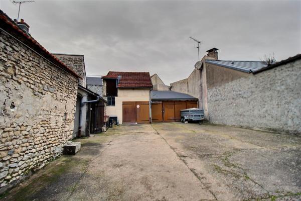 Immeuble 267m² à vendre Angerville 91670 350000€ - Micro.immo