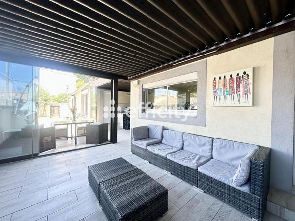 Maison
         5 pièces
        - 136 m² Exclusivité 330 000 € *