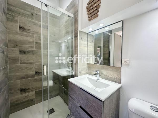 Maison
         5 pièces
        - 136 m² Exclusivité 330 000 € *