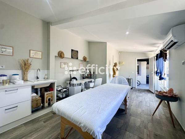 Maison
         5 pièces
        - 136 m² Exclusivité 330 000 € *