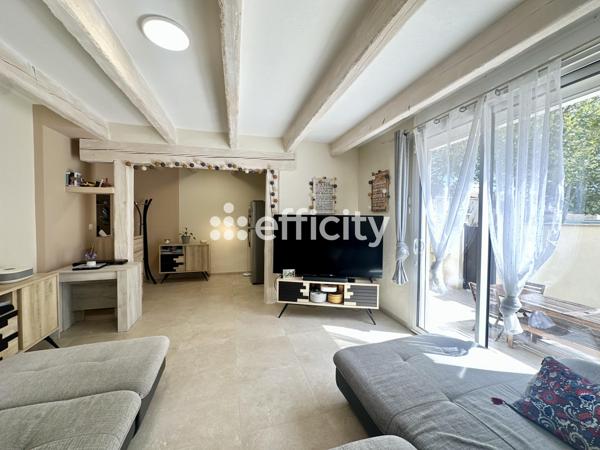 Maison
         5 pièces
        - 136 m² Exclusivité 330 000 € *