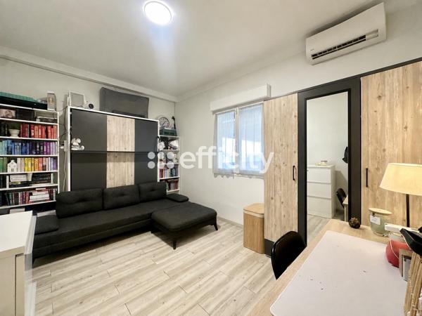 Maison
         5 pièces
        - 136 m² Exclusivité 330 000 € *