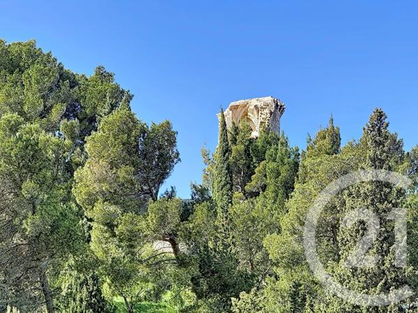 Maison à vendre  9 pièces - 256,46 m2 CHATEAURENARD - 13