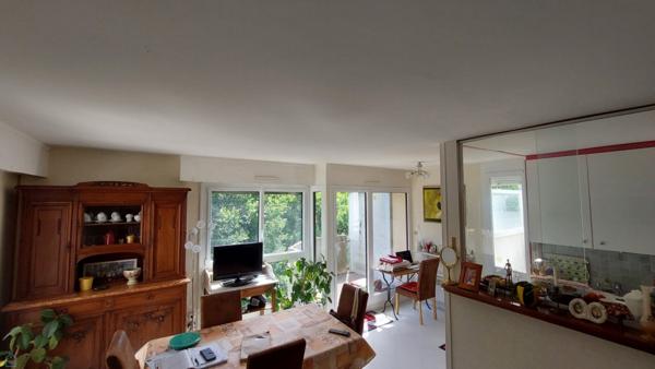 F3 en résidence de standing avec terrasse de 54m2 et pergola