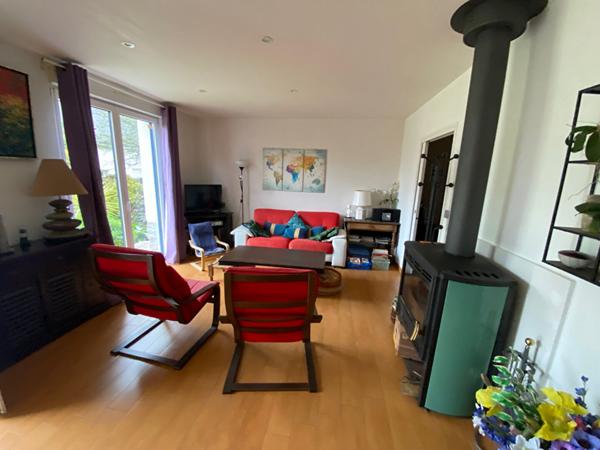 Trégunc maison lumineuse des années 50 entièrement rénovée de 132 m² sur un terrain de 765 m² proches plages .