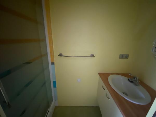 Trégunc maison lumineuse des années 50 entièrement rénovée de 132 m² sur un terrain de 765 m² proches plages .