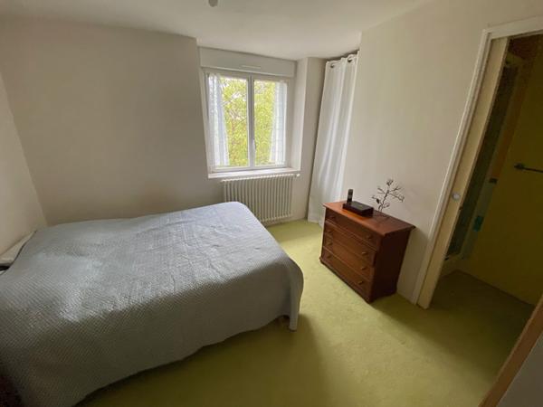 Trégunc maison lumineuse des années 50 entièrement rénovée de 132 m² sur un terrain de 765 m² proches plages .