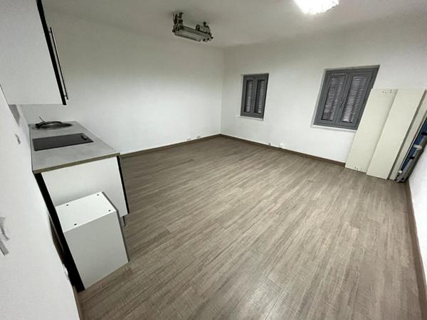 Pleine Propriété Immeuble Mixte Prêt à Exploiter  Grans Centre ville