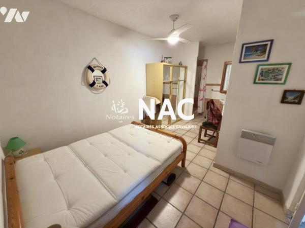 Grande Villa de 229m² à vendre sur grand terrain dans un quartier résidentiel au calme.