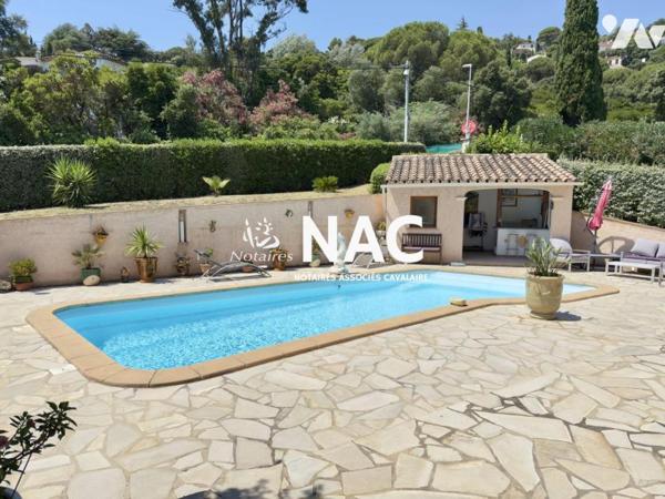 Grande Villa de 229m² à vendre sur grand terrain dans un quartier résidentiel au calme.