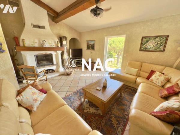 Grande Villa de 229m² à vendre sur grand terrain dans un quartier résidentiel au calme.