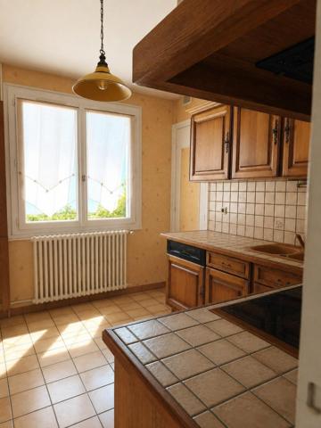 VENISSIEUX PARILLY - APPARTEMENT de 95 M2 TRAVERSANT