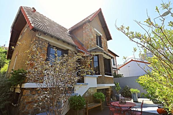 Maison Nanterre €949 000 ** - Référence 15383