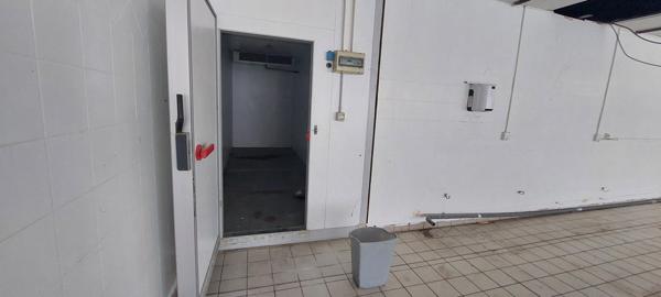 Beau local de 440 m² en zone commerciale à Mutzig