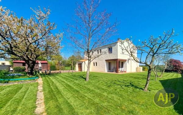 Vente maison Montaigu : 262 000 € - AJP Immobilier Montaigu