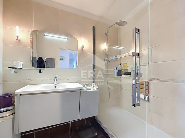 Paris 15 Georges Brassen Appartement 3 pièces 61 m2 avec balcon et box
