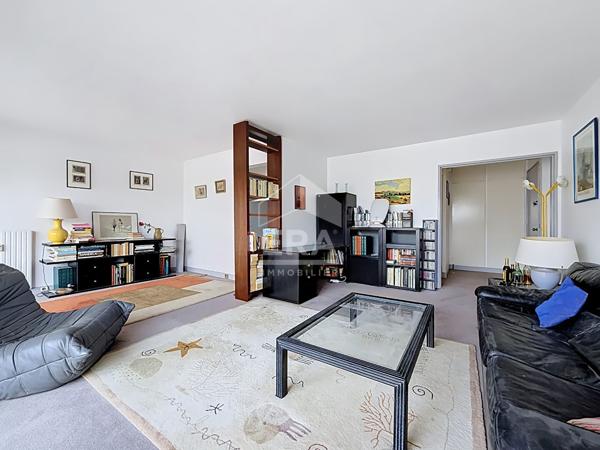 Paris 15 Georges Brassen Appartement 3 pièces 61 m2 avec balcon et box