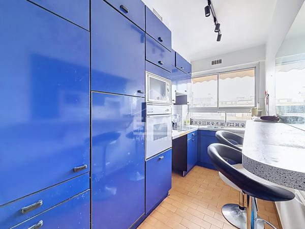 Paris 15 Georges Brassen Appartement 3 pièces 61 m2 avec balcon et box