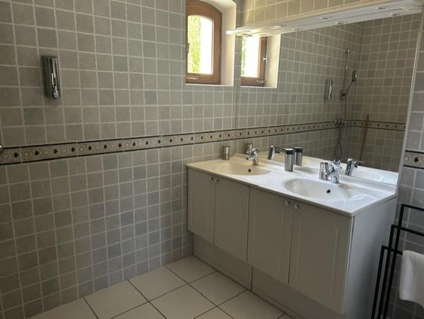 Maison de 528 m² meublée St Marcel Les Sauzet