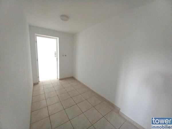 Appartement
                                                                                                                                                                                                                                                                                                                        5 pièce(s)                                                                                                                                                                                                          4 chambre(s)                                                                                                                                                                                                          98.5  m²