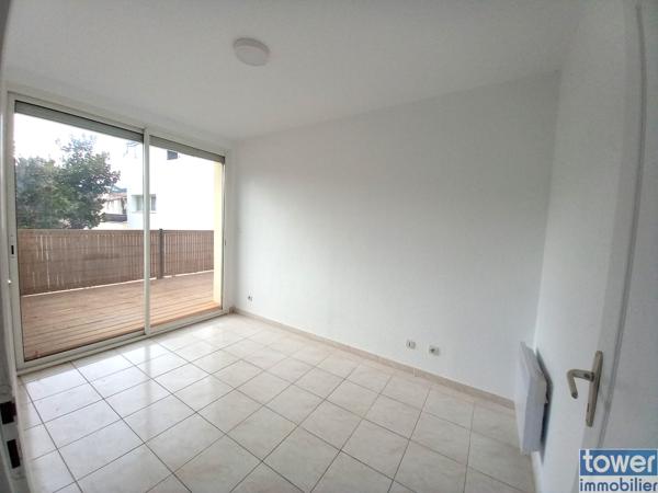 Appartement
                                                                                                                                                                                                                                                                                                                        5 pièce(s)                                                                                                                                                                                                          4 chambre(s)                                                                                                                                                                                                          98.5  m²