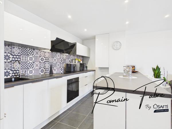Appartement T3 avec 2 chambres et balcon dans une résidence sécurisée et arborée