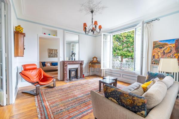 Jolie maison rénovée avec goût, très au calme, à 9 min du RER A