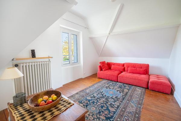 Jolie maison rénovée avec goût, très au calme, à 9 min du RER A