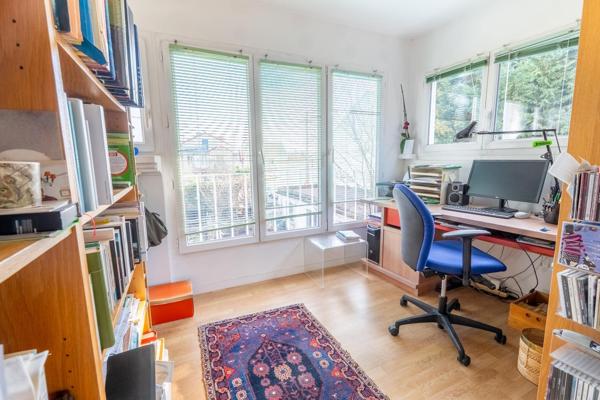 Jolie maison rénovée avec goût, très au calme, à 9 min du RER A