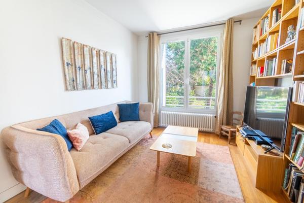 Jolie maison rénovée avec goût, très au calme, à 9 min du RER A