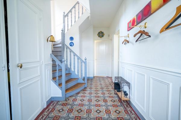 Jolie maison rénovée avec goût, très au calme, à 9 min du RER A