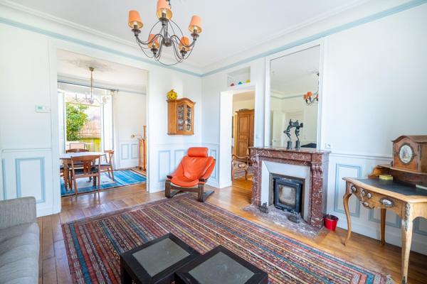 Jolie maison rénovée avec goût, très au calme, à 9 min du RER A