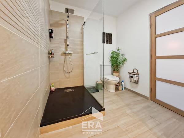 Maison indépendante au calme espaces verts piscine