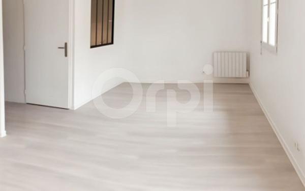 Appartement à louer    1 pièce •  Othis