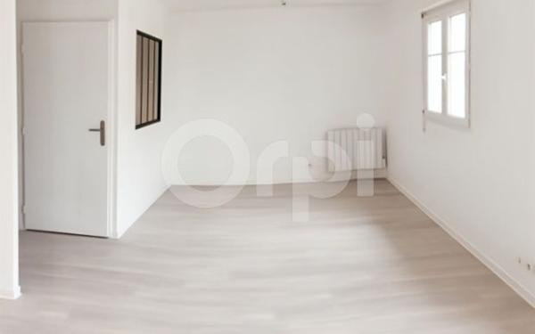 Appartement à louer    1 pièce •  Othis