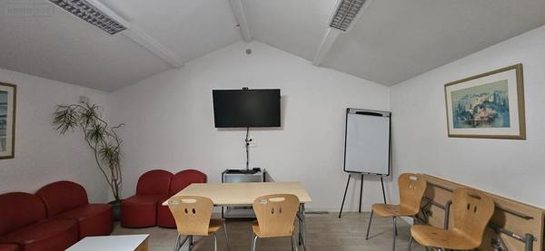 Achat - Immeuble Bressuire 79300 160 m 2 242 m 2