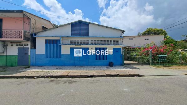 Achat local commercial près de CAYENNE - 4 pièce(s) - 358 m² - 397 500 €