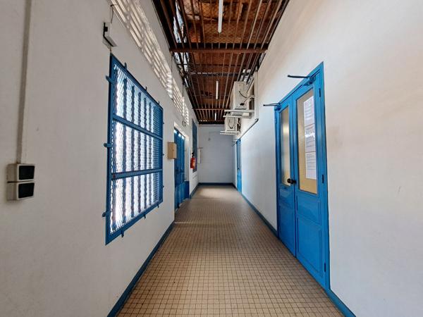 Achat local commercial près de CAYENNE - 4 pièce(s) - 358 m² - 397 500 €