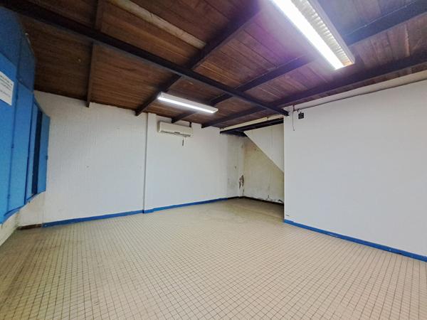 Achat local commercial près de CAYENNE - 4 pièce(s) - 358 m² - 397 500 €