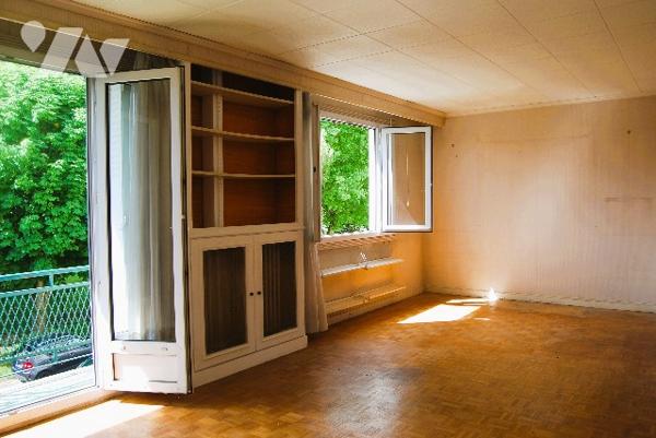 GARCHES MAIRIE - 3/4 pièces, 2 chambres, balcon sud, cave, parking libre +  parking poss. en sus