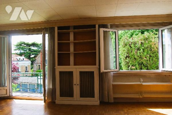 GARCHES MAIRIE - 3/4 pièces, 2 chambres, balcon sud, cave, parking libre +  parking poss. en sus