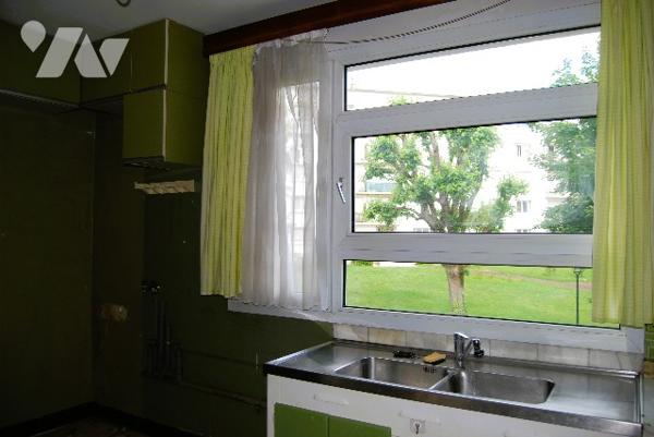 GARCHES MAIRIE - 3/4 pièces, 2 chambres, balcon sud, cave, parking libre +  parking poss. en sus
