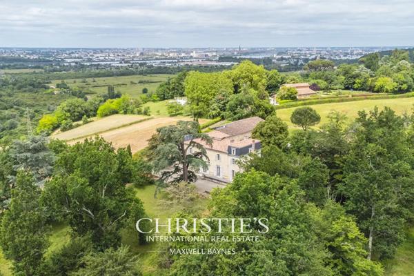 Bouliac – Domaine d’Exception avec Vue Panoramique et Parcelle de 7 Hectares