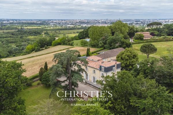 Bouliac – Domaine d’Exception avec Vue Panoramique et Parcelle de 7 Hectares
