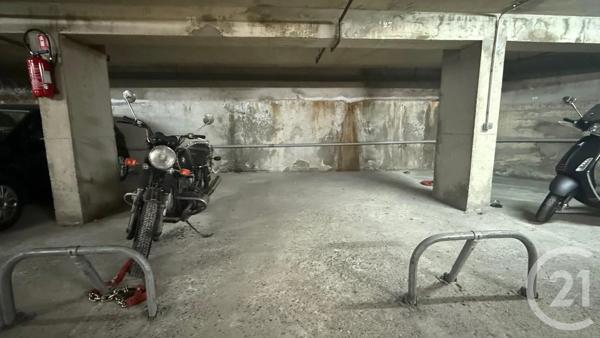 Parking à vendre  11 m 2   PANTIN  - 93
