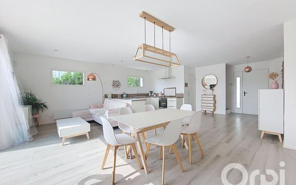 Maison à vendre    5 pièces •  Villeneuve-Loubet